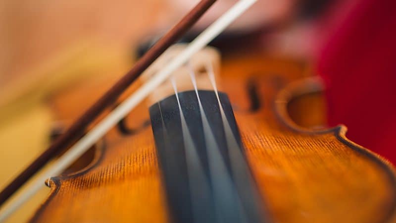 Violin lessons Manchester at North Main Music covers styles such as Classical, Celtic Fiddle, Folk, Country and Bluegrass. Book your lessons today!